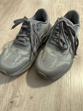 ALO Yoga Grey Performance Runner Shoes